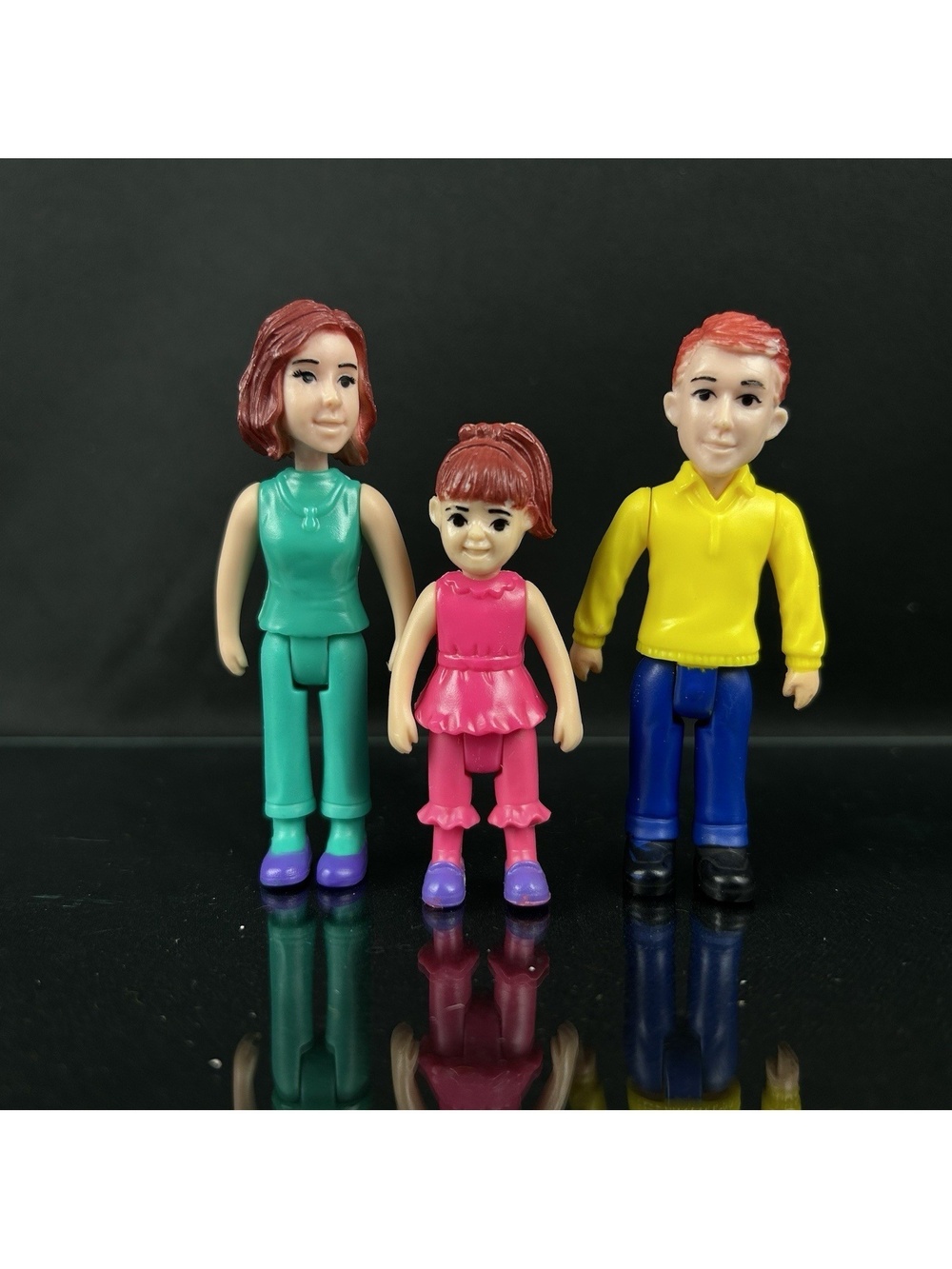Kid Connection Dollhouse Figures 3" Mom Dad & Child Toys